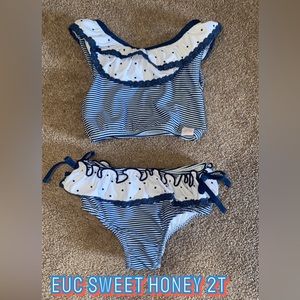 EUC Sweet Honey 2-pc swim size 2T. No piling. Adorable